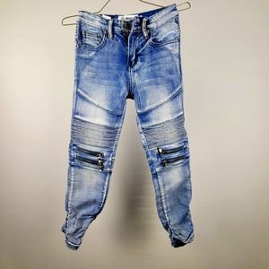 #15 Urban jeans
